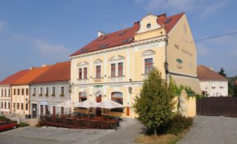 Hotel U Zeleneho Stromu