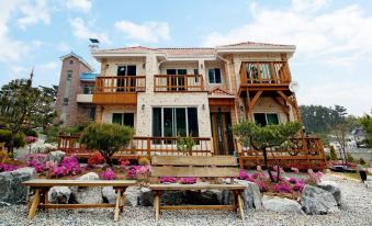 Taean Moon Pension