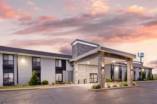 Best Western Morton Inn - parking