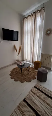 Les Arcades Studio Coeur de Ville, Cholet, Wi-fi, Netflix, Canal+ Отели рядом со станцией Gare de Cholet