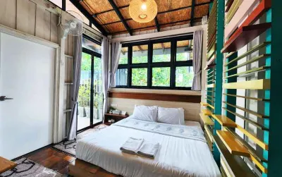 Baan Mai Kradan Hostel Chiang Rai