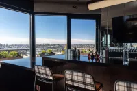 Graduate by Hilton Seattle - bar