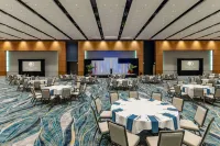 DoubleTree by Hilton Cedar Rapids Convention Complex - Pet Friendly