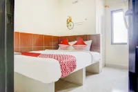Joy Homestay at Pulomas RedPartner Hôtels à proximité de : Ruang Terbuka Hijau PULOMAS