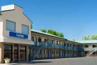 Travelodge by Wyndham Wall Hotels in Вол
