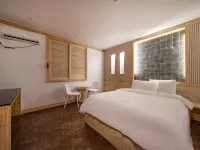 Daejeon Yuseong Paros Hotels near المعهد الكوري المتقدم للعلوم والتكنولوجيا
