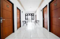 Super OYO 1251 Residence 8 - Pensions