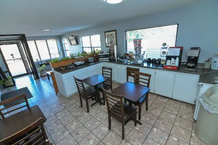 Americas Best Value Inn Meridian Отели рядом с Аэропорт Меридиан