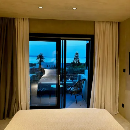 Villa Faros Small Hotel and Restaurant