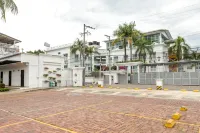 Hotel Manantial Melgar - parking