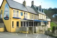 Ship Inn Hotels in Aberporth