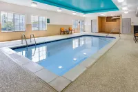 La Quinta Inn & Suites by Wyndham Norfolk Hotels in Norfolk