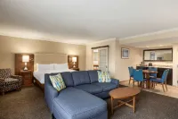 Doubletree by Hilton Fort Myers at Bell Tower Shops - 4-Star