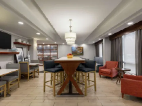 แฮมป์ตันอินน์ ชาร์ลอตส์วิลล์ โรงแรมในชาร์ลอตส์วิลล์