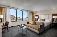 Omni Mont-Royal Hotel - Mountain View