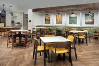 Fairfield Inn & Suites Gainesville I-75 - Breakfast