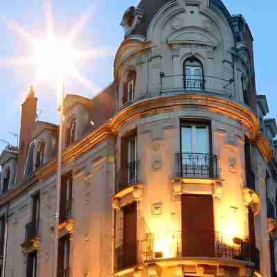Hôtel et Restaurant Le Regina Hotel Exterior