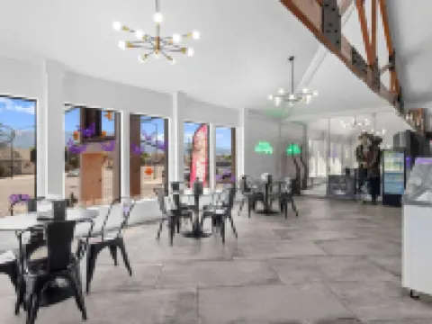 รามาดา โดย วินดัม ริชฟิลด์ UT I-70 โรงแรมในริชฟิลด์