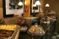 Hampton Inn & Suites Wilder - breakfast