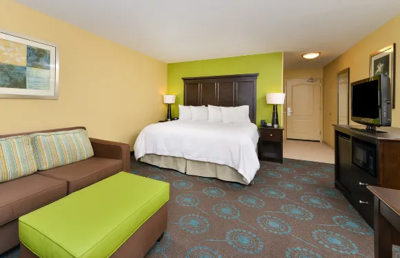 愛荷華城/大學區歡朋酒店