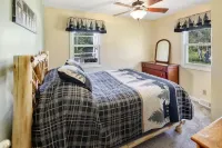 Quaint Year Round Cabin with Access to Lake Minnewawa