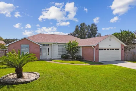 Huge Monthly Discount SunnySide House with Pool and Golf Cart