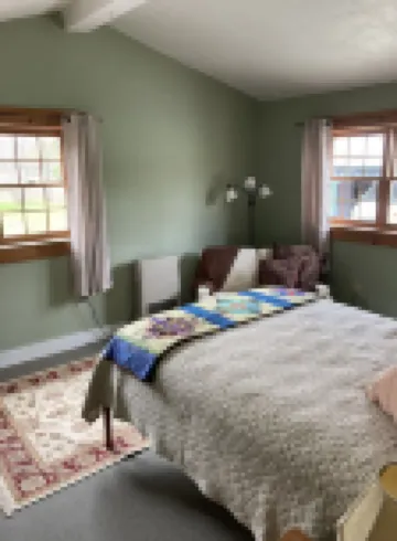 Cozy apartment that’s conveniently located just on the edge of town. Hotels in Franklin County