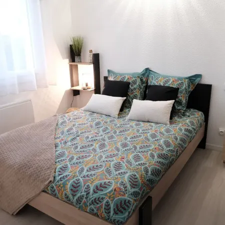 T2 apartment with garden, ROYAN, near seafront Отели в г. Руайан