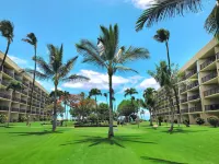 Oceanfront Maui Sunset Retreat: King Bed, Steps to the Beach, Pool, Gym, AC