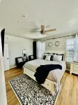Located in the heart of Houston! Easy access to freeways, sports arenas, & more!