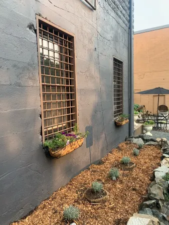 Romantic Copper ROOM at historic 123 S Washington