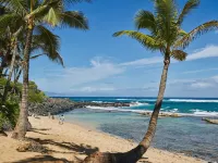 Maui Modern North Shore Beach Condo - Walk to Mamas Fish House! AC, Fast WiFi