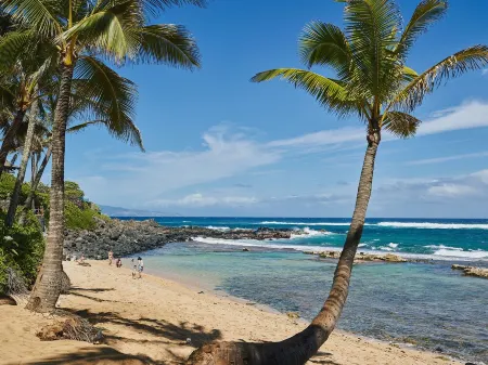 Maui Modern North Shore Beach Condo - Walk to Mamas Fish House! AC, Fast WiFi Отели рядом с достопримечательностью «Paia»