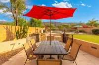 NEW! Cozy Saguaro Heated Pool, Hot Tub, Mini Golf, Pool Table, Fire Pit, Arcade!