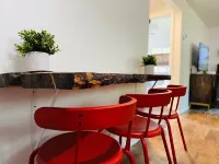 Little Bear Cottage-3 blocks from the lake!