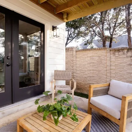 Couple's Lake House - pet friendly - kayaks & SUP boards