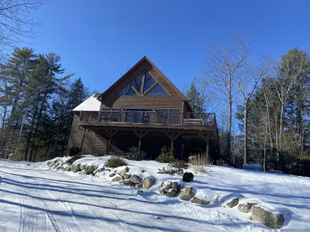 Njoy Charm - Gorgeous Family and Pet Friendly Home