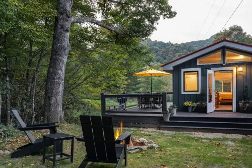 Cozy and comfortable, recently update studio house near Highlands and Cashiers Hotels in Hamburg