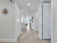 3-Bedroom Condo with Private Beach Access and Pools! Gulf Place Property!