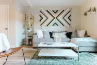 Charming 2-bedroom condo in Scottsdale walking distance to Old Town