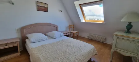 Superb sea view for this apartment in the center of Concarneau with parking. Отели в г. Конкарно