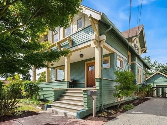 Very Spacious Apt in Heart of Wallingford