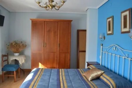 Bocanegra Rural Cottage for 10 people Отели в г. Canicosa de la Sierra