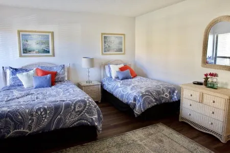 Renovated Ocean View Condo - Great Beach Walks & Bike Rides