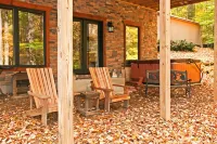 Timber Ridge Cabin Apartment, Forested Retreat Close to Natchez Trace, Franklin!