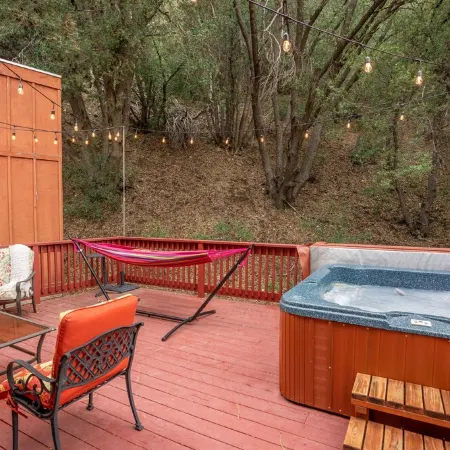 Forest Dream Retreat: A-Frame Cabin/Hot Tub/Games