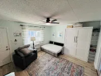 1 BLOCK FROM THE BEACH/BOARDWALK! 1BR 1BATH-SLEEPS 6; PARKING, WIFI, BEACH TAGS Hotel a 