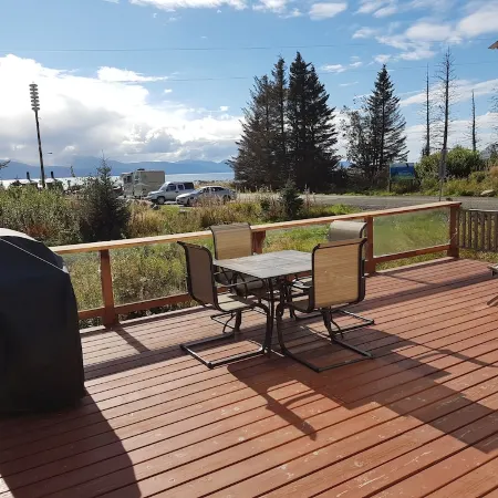Bungalow by Bishop's Beach! Great Beach access, Wonderful View, Family Friendly