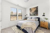 Luxury Modern Farmhouse near DT