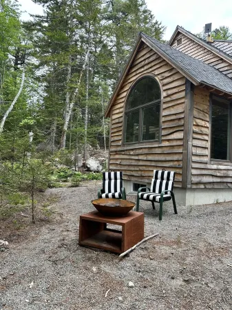 NEW custom cabin on private cove! Gateway to Acadia! 3 acres! Family friendly!